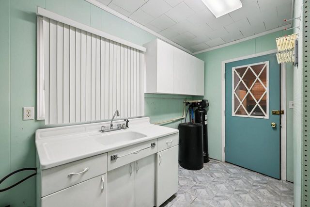 W7028 State Road 16, Pardeeville, WI 53954