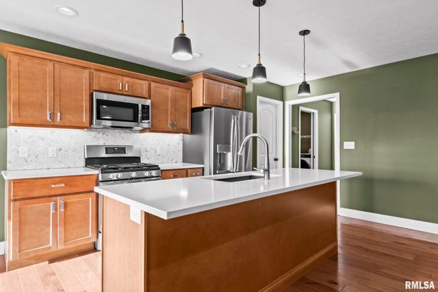 1709 Spartan Drive, Chatham, IL 62629