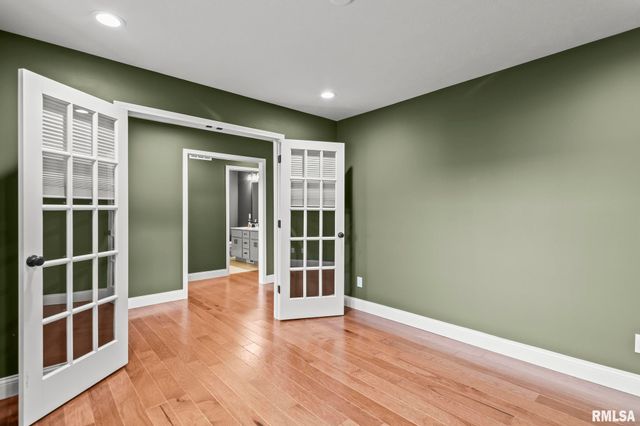 1709 Spartan Drive, Chatham, IL 62629