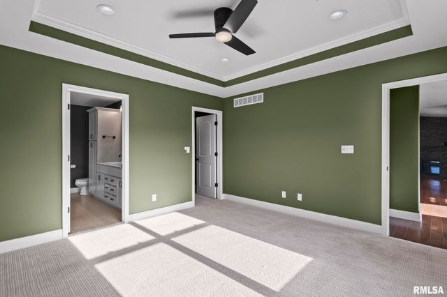 1709 Spartan Drive, Chatham, IL 62629