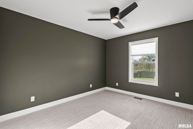 1709 Spartan Drive, Chatham, IL 62629
