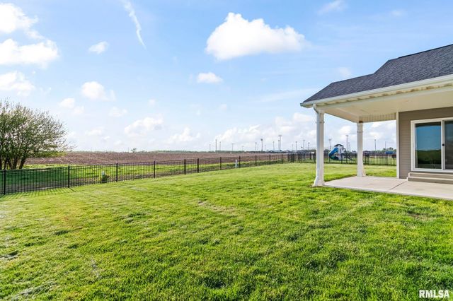 1709 Spartan Drive, Chatham, IL 62629