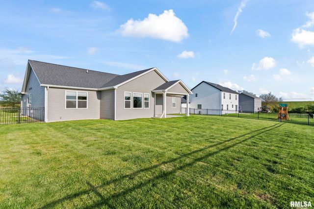 1709 Spartan Drive, Chatham, IL 62629