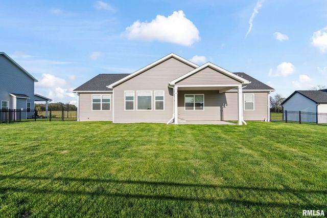1709 Spartan Drive, Chatham, IL 62629