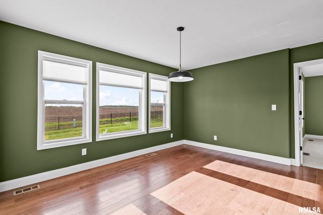 1709 Spartan Drive, Chatham, IL 62629