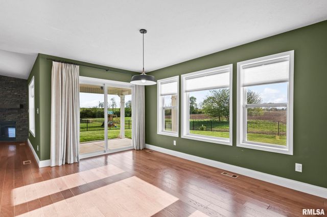 1709 Spartan Drive, Chatham, IL 62629