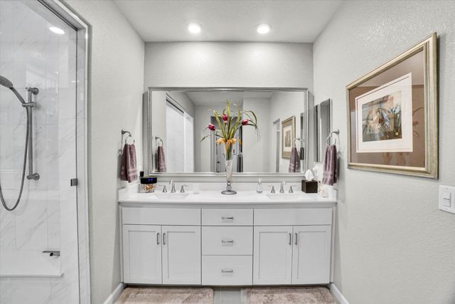 1325 Esplanade Ln, Lincoln, CA 95648