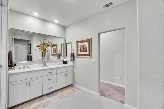 1325 Esplanade Ln, Lincoln, CA 95648