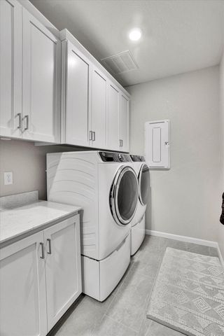 1325 Esplanade Ln, Lincoln, CA 95648