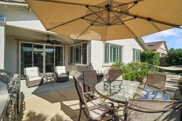 1325 Esplanade Ln, Lincoln, CA 95648