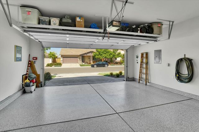 1325 Esplanade Ln, Lincoln, CA 95648