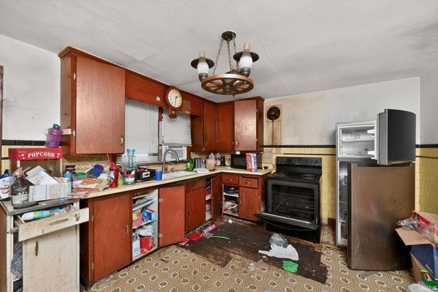 824 S Pulaski Street, South Bend, IN 46619