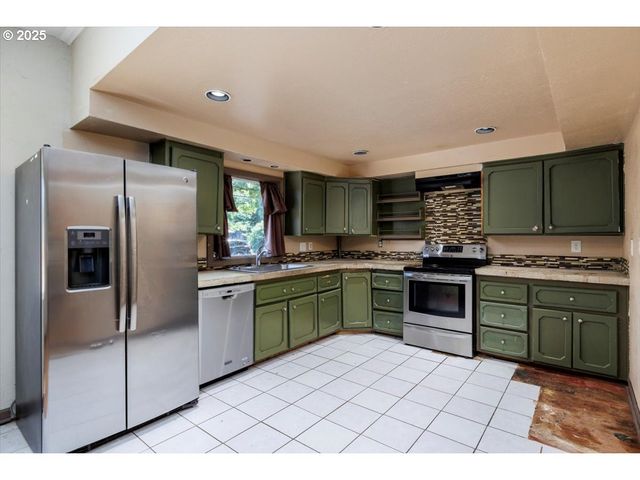 1915 Ne 126TH Pl, Portland, OR 97230