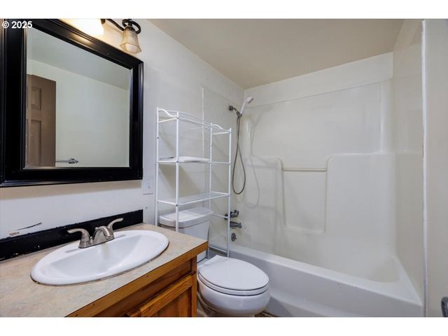 1915 Ne 126TH Pl, Portland, OR 97230