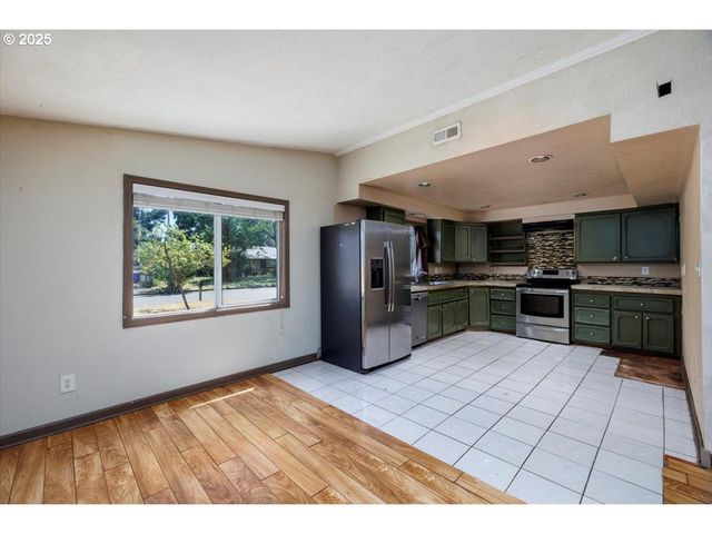 1915 Ne 126TH Pl, Portland, OR 97230