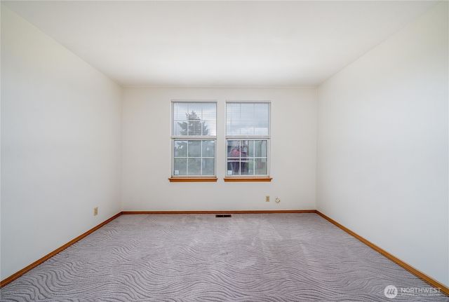 32719 20th Avenue SW, Federal Way, WA 98023