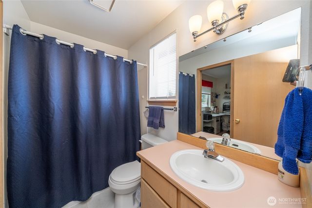 32719 20th Avenue SW, Federal Way, WA 98023