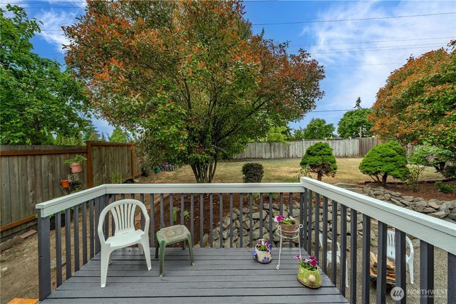 32719 20th Avenue SW, Federal Way, WA 98023