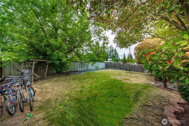 32719 20th Avenue SW, Federal Way, WA 98023