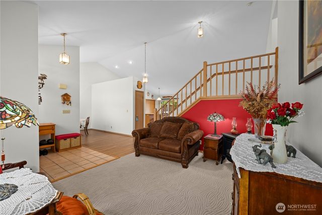 32719 20th Avenue SW, Federal Way, WA 98023