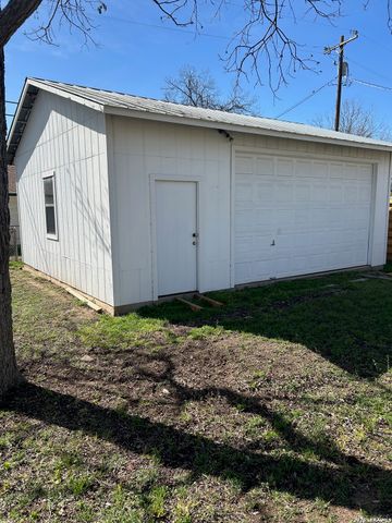 410 Wright, Schertz, TX 78154