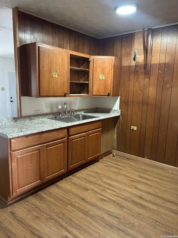 410 Wright, Schertz, TX 78154