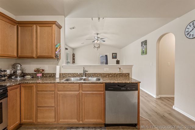 4118 W 104th Street S, Jenks, OK 74037