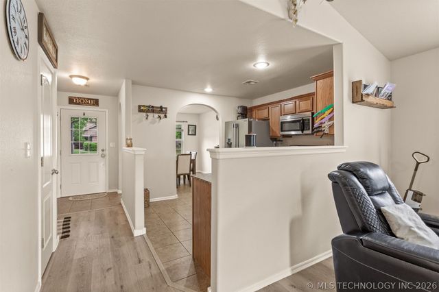 4118 W 104th Street S, Jenks, OK 74037