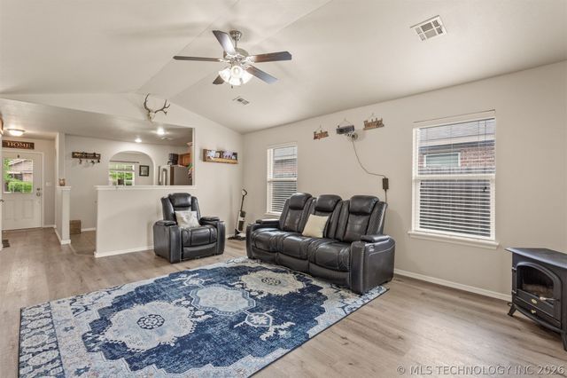 4118 W 104th Street S, Jenks, OK 74037