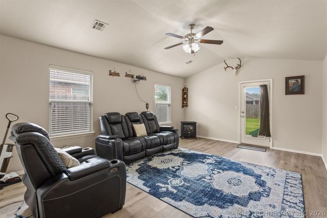 4118 W 104th Street S, Jenks, OK 74037