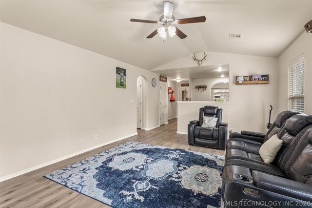 4118 W 104th Street S, Jenks, OK 74037