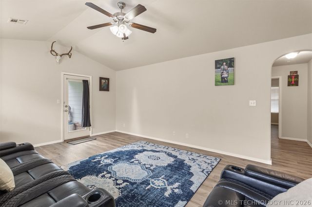 4118 W 104th Street S, Jenks, OK 74037