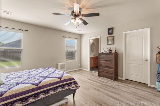 4118 W 104th Street S, Jenks, OK 74037