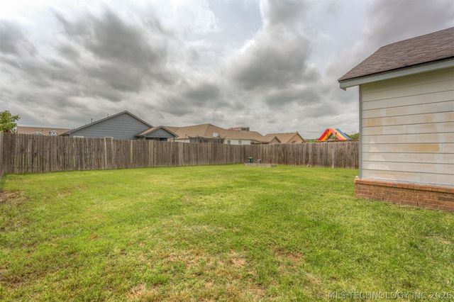 4118 W 104th Street S, Jenks, OK 74037
