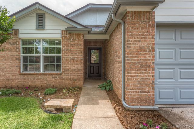 4118 W 104th Street S, Jenks, OK 74037