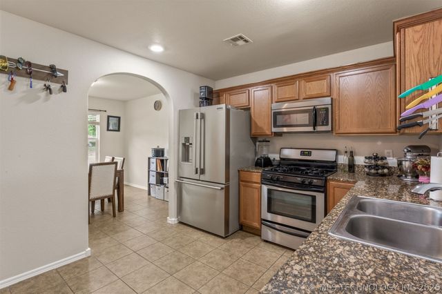 4118 W 104th Street S, Jenks, OK 74037