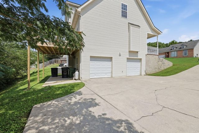 1073 Fuller Glen Circle, Chattanooga, TN 37421