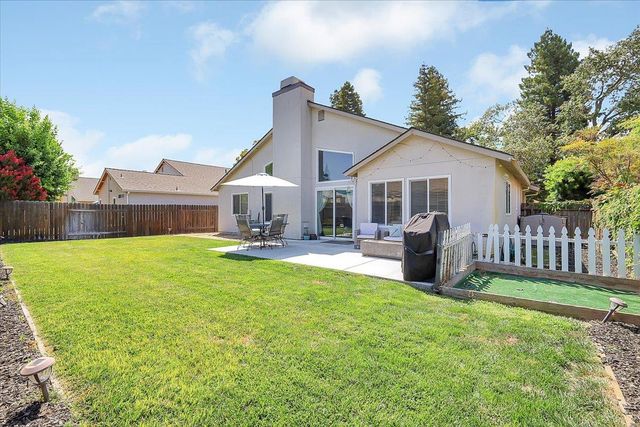 1355 Senida Way, Sacramento, CA 95833