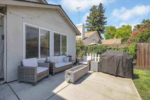 1355 Senida Way, Sacramento, CA 95833