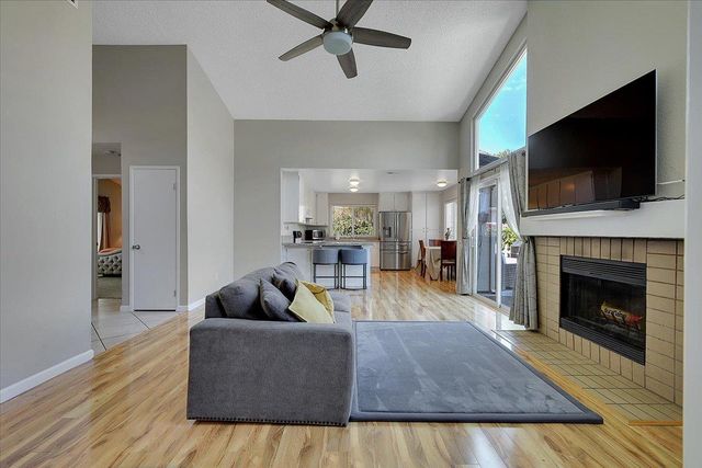 1355 Senida Way, Sacramento, CA 95833