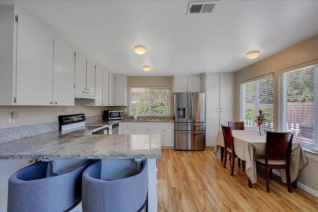 1355 Senida Way, Sacramento, CA 95833
