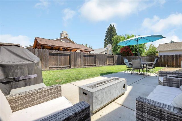1355 Senida Way, Sacramento, CA 95833