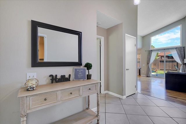1355 Senida Way, Sacramento, CA 95833