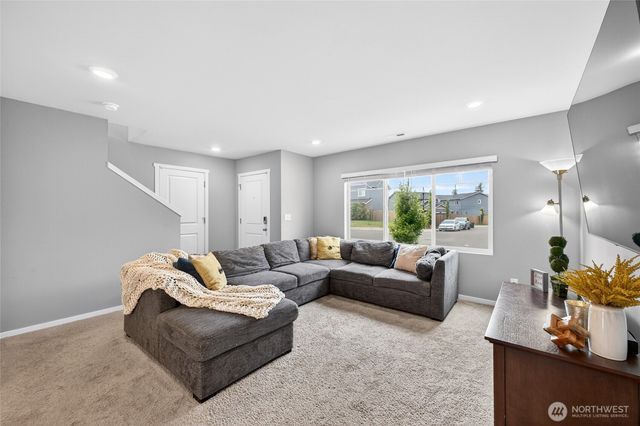 10816 185th Street E, Puyallup, WA 98374