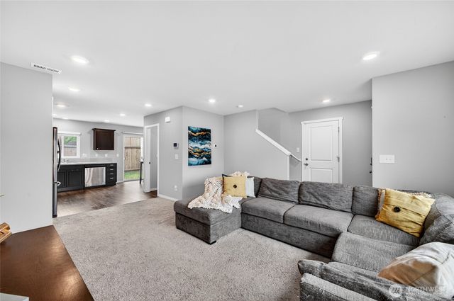 10816 185th Street E, Puyallup, WA 98374