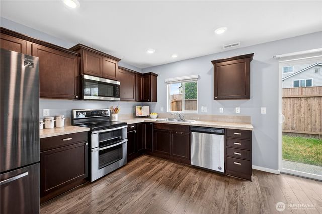 10816 185th Street E, Puyallup, WA 98374
