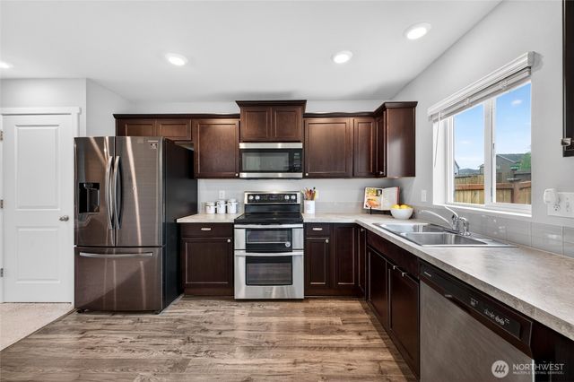 10816 185th Street E, Puyallup, WA 98374