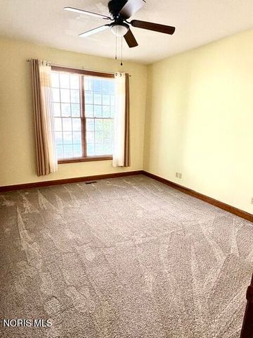 1447 Muirfield Drive, Bowling Green, OH 43402