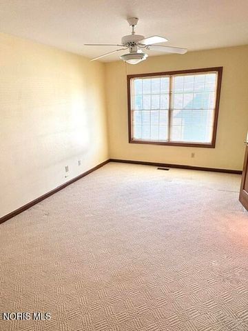 1447 Muirfield Drive, Bowling Green, OH 43402