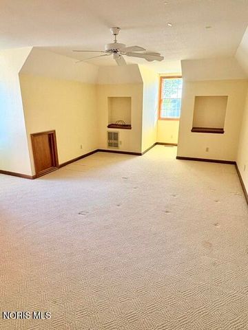 1447 Muirfield Drive, Bowling Green, OH 43402